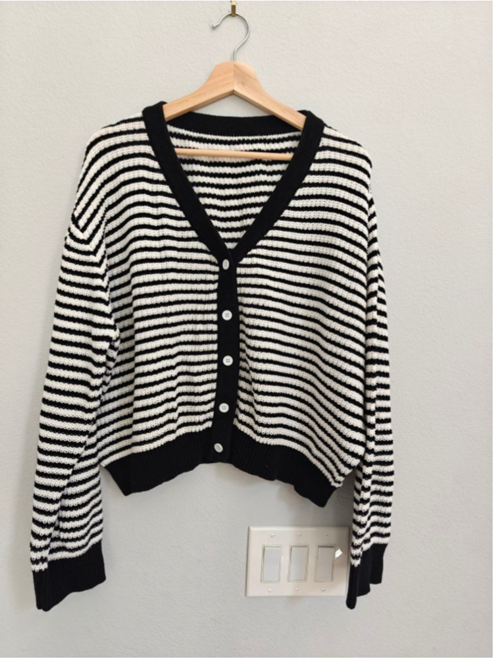 Women's VROY Black & White Striped Cardigan M